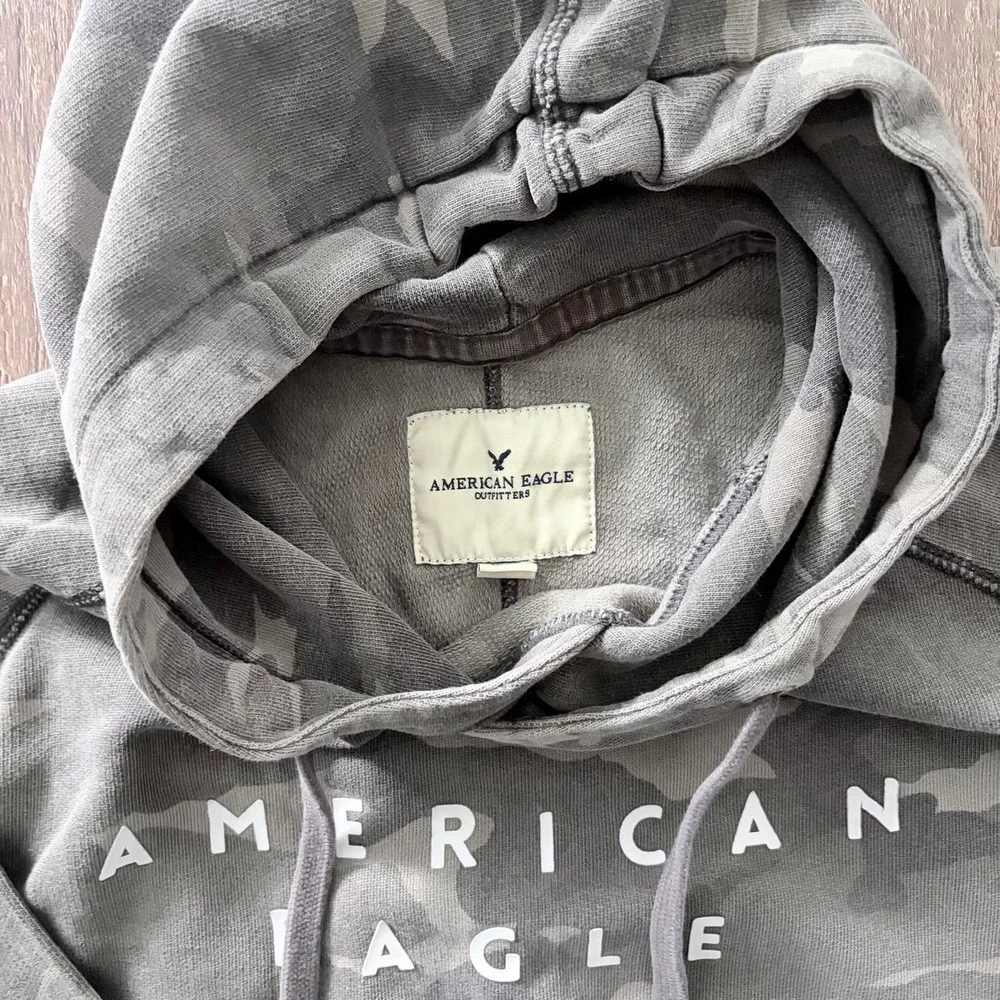 American Eagle Gray Camo Logo Pullover Hoodie – Size M